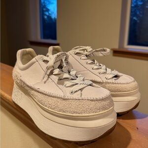 UGG PLATFORM SNEAKERS